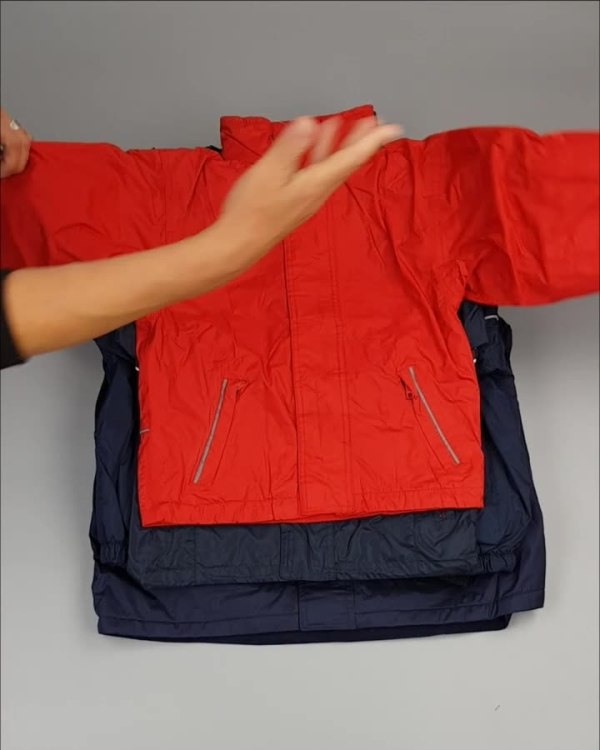 Фотография  825 - Куртки СПОРТ СТОК дети#10 кг , Лот№ 2643 оптом в Петрозаводске и Карелии