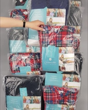 Фотография  679 - Халаты, комбинезоны (семейный) СТОК CAN#10 кг, ЛОТ №4451 оптом в Петрозаводске и Карелии