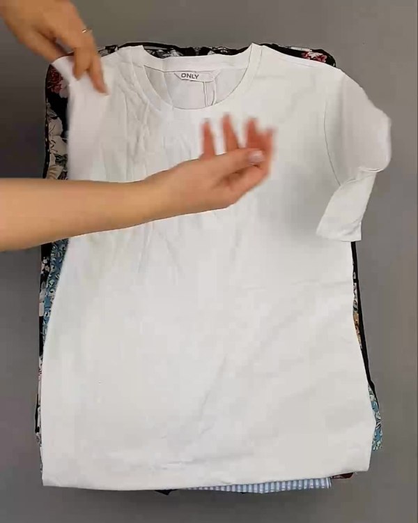 Фотография  404 - BESTSELLER WOMEN Summer mix#15 кг, ЛОТ №6017 оптом в Петрозаводске и Карелии