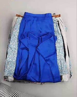 Фотография  858 - Юбки Bestseller 44#5 кг, ЛОТ №6121 оптом в Петрозаводске и Карелии