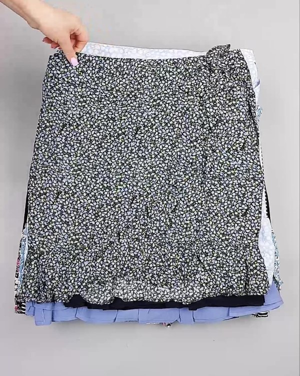 Фотография  941 - Юбки Bestseller 44#5 кг, ЛОТ №6121 оптом в Петрозаводске и Карелии