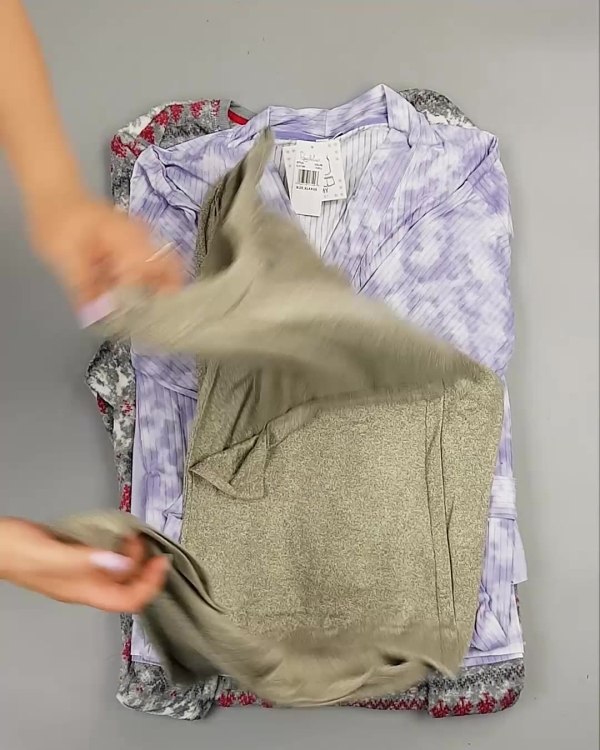 Фотография  368 - Домашняя одежда CAN#10 кг, ЛОТ №6482 оптом в Петрозаводске и Карелии