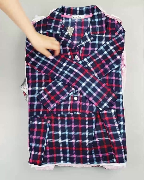 Фотография  652 - Домашняя одежда CAN#10 кг, ЛОТ №6482 оптом в Петрозаводске и Карелии