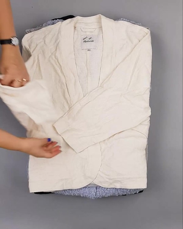 Фотография  488 - Кардиганы СТОК CAN#10 кг, ЛОТ №6888 оптом в Петрозаводске и Карелии