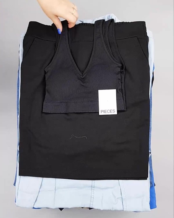 Фотография  980 - DK+Bestseller Winter mix 064#15 кг, ЛОТ №6896 оптом в Петрозаводске и Карелии