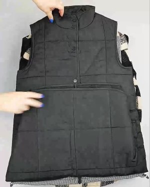 Фотография  915 - Верхняя одежда Дания#10,2 кг ЛОТ №6911 оптом в Петрозаводске и Карелии