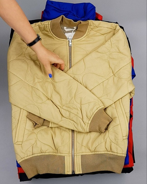 Фотография  553 - Ветровки CAN 084#10 кг, ЛОТ №6939 оптом в Петрозаводске и Карелии