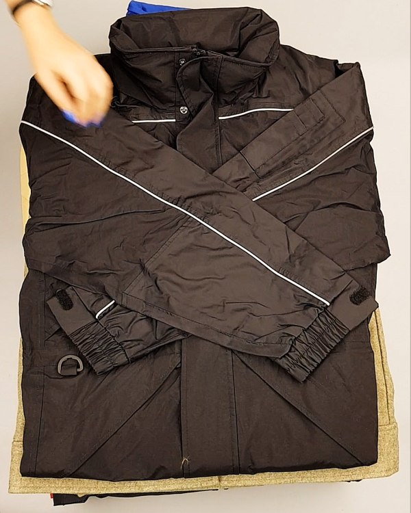 Фотография  909 - Ветровки CAN 084#10 кг, ЛОТ №6939 оптом в Петрозаводске и Карелии