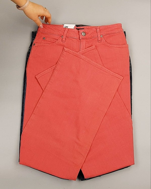 Фотография  593 - Джинсы LEE м/ж#7,9 кг, ЛОТ №7032 оптом в Петрозаводске и Карелии