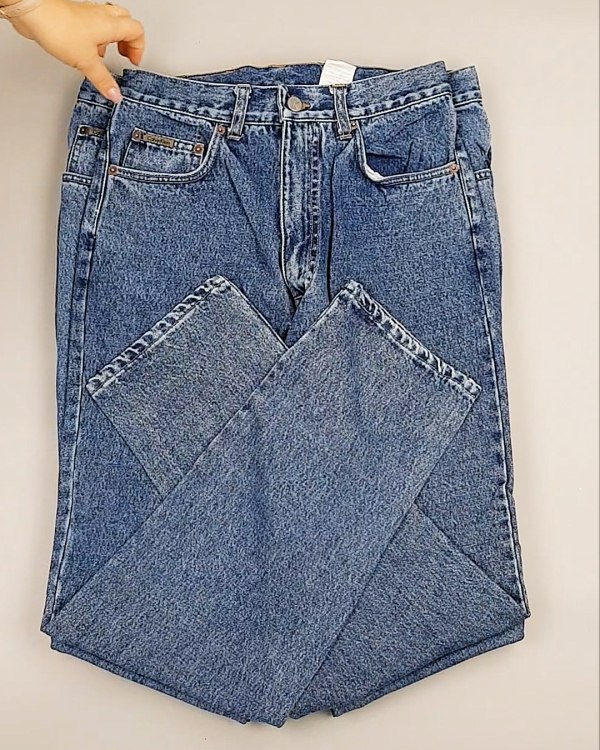 Фотография  820 - Джинсы CALVIN KLEIN муж #7,6 кг, ЛОТ №7020 оптом в Петрозаводске и Карелии