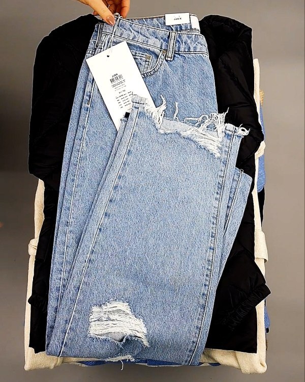 Фотография  743 - Bestseller Winter В mix 114#15 кг, ЛОТ №7372 оптом в Петрозаводске и Карелии