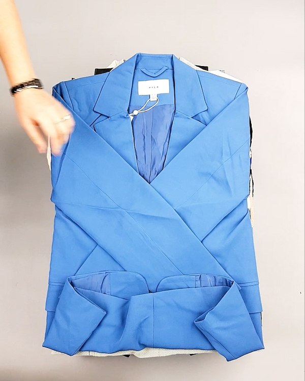 Фотография  482 - Bestseller Winter mix 104#15 кг, ЛОТ №7343 оптом в Петрозаводске и Карелии