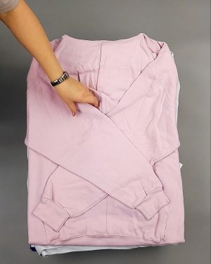 Фотография  814 - Толстовки м/ж (Sweat Tops)#20 кг, ЛОТ №7435 оптом в Петрозаводске и Карелии