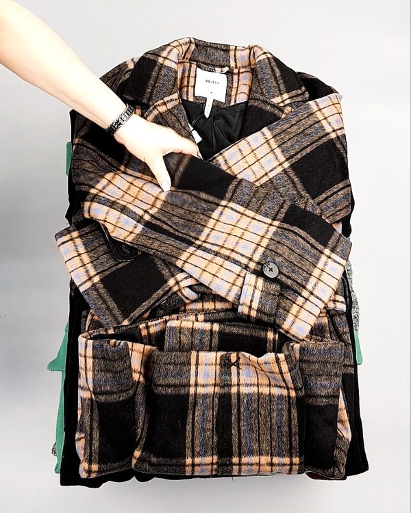 Фотография  306 - Пальто Bestseller 104#10,75 кг, ЛОТ №7561 оптом в Петрозаводске и Карелии