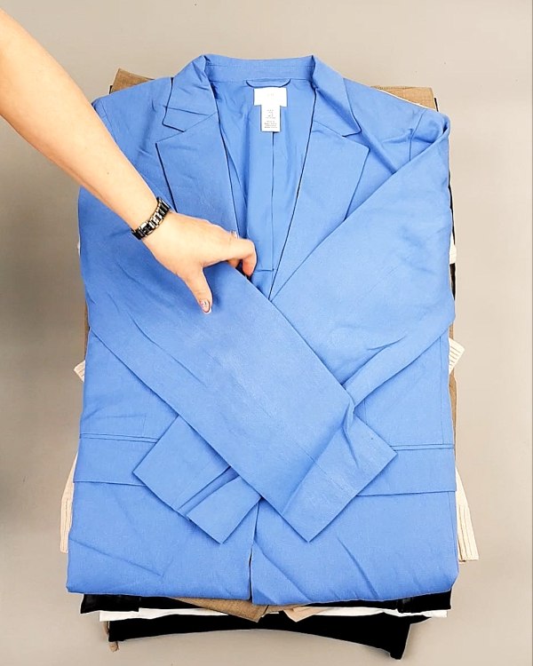 Фотография  811 - 12191 H&M mix textil 1224#25 кг, ЛОТ №7489 оптом в Петрозаводске и Карелии