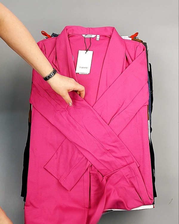 Фотография  891 - Bestseller Summer mix 104#15 кг, ЛОТ №7494 оптом в Петрозаводске и Карелии