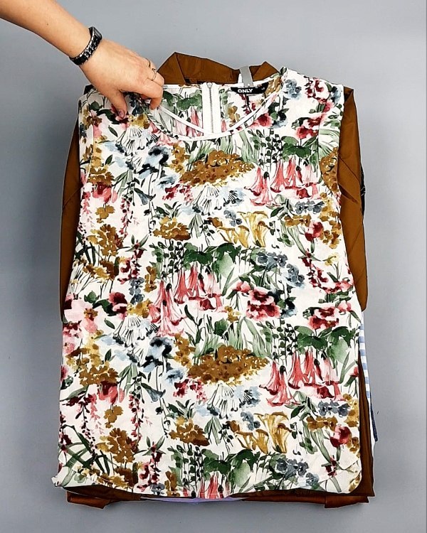 Фотография  826 - Bestseller Summer mix 104#15 кг, ЛОТ №7491 оптом в Петрозаводске и Карелии