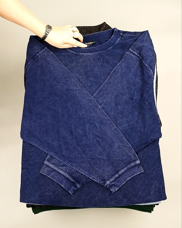 Фотография  433 - SWEATSHIRT CAN 084#10 кг, ЛОТ №7621 оптом в Петрозаводске и Карелии