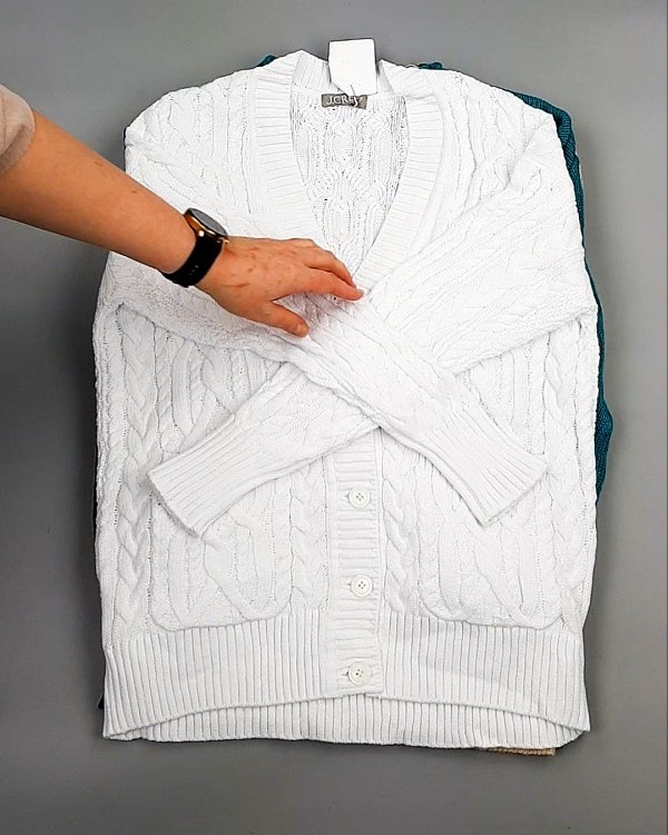 Фотография  188 - Джемпера СТОК CAN 084#7 кг оптом в Петрозаводске и Карелии