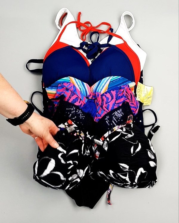 Фотография  551 - Купальники СТОК CAN 124#5 кг, ЛОТ №7690 оптом в Петрозаводске и Карелии