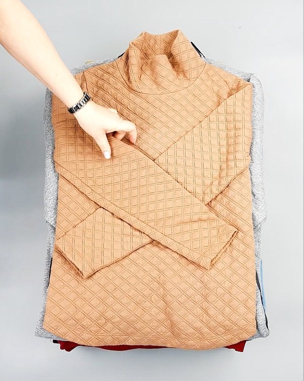 Фотография  841 - SWEATSHIRT CAN 084#10 кг, ЛОТ №7619 оптом в Петрозаводске и Карелии