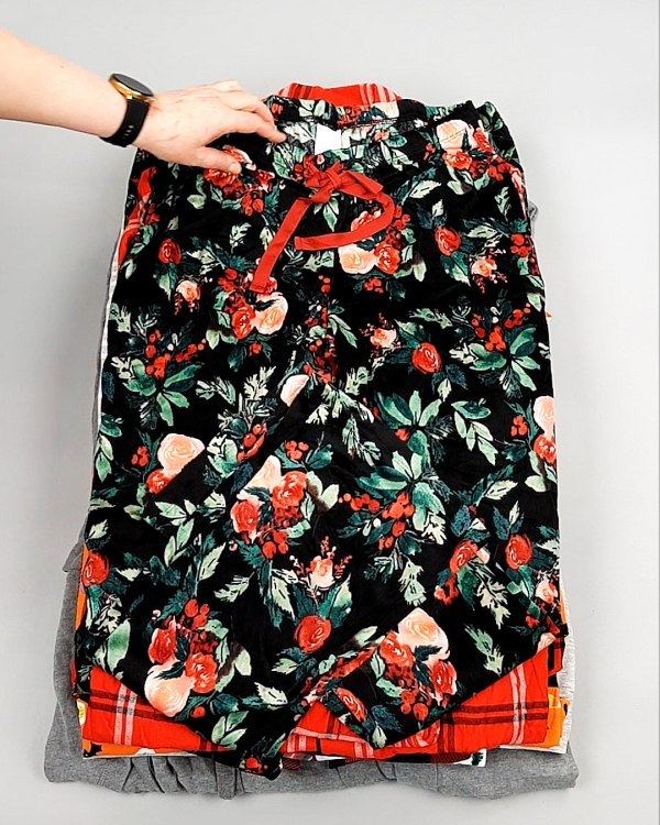 Фотография  840 - Домашняя одежда м/ж AMAZON 015#7 кг, ЛОТ №7782 оптом в Петрозаводске и Карелии