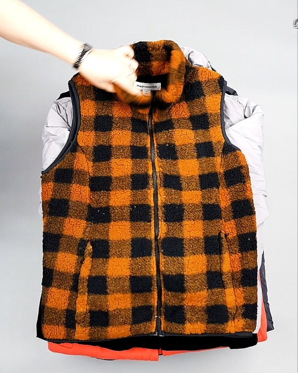 Фотография  426 - Верхняя одежда AMAZON жен 015#10 кг, ЛОТ №7712 оптом в Петрозаводске и Карелии