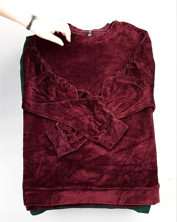 Фотография  601 - SWEATSHIRT CAN 084#10 кг, ЛОТ №7618 оптом в Петрозаводске и Карелии