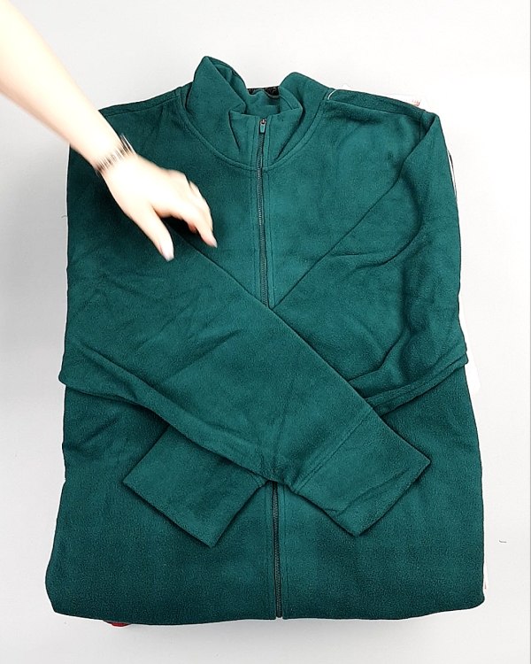 Фотография  517 - SWEATSHIRT CAN 084#10 кг, ЛОТ №7617 оптом в Петрозаводске и Карелии