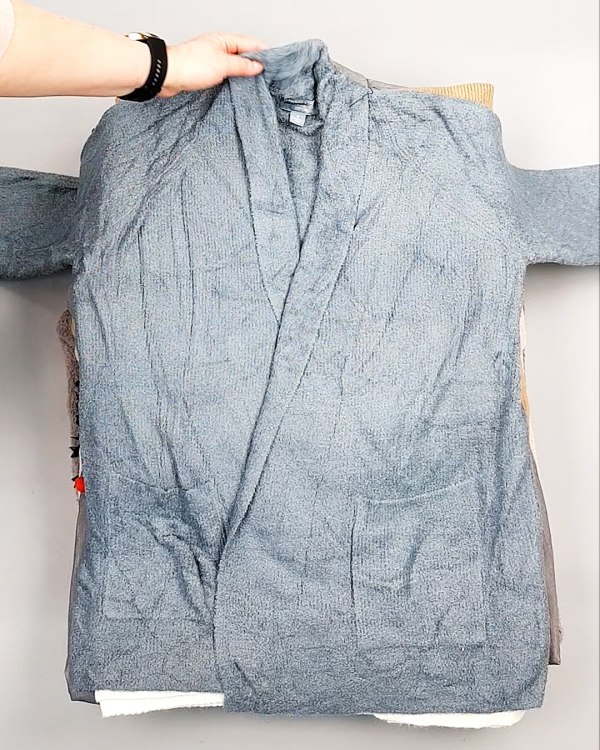 Фотография  405 - Кардиганы СТОК CAN 084#7 кг, ЛОТ №7673 оптом в Петрозаводске и Карелии