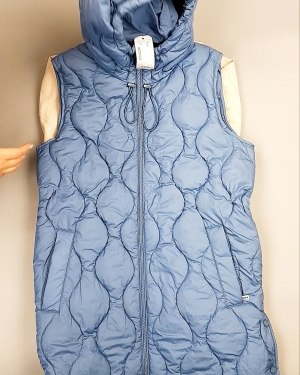 Фотография  426 - Верхняя одежда весна TOM TAILOR 124#7,8 кг, ЛОТ №7581 оптом в Петрозаводске и Карелии