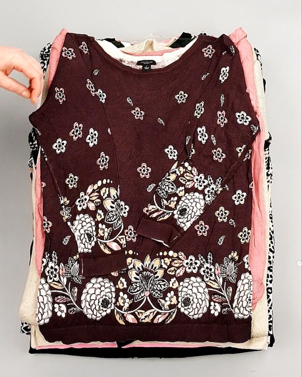 Фотография  720 - Джемпера легкие СТОК CAN 084#7 кг, ЛОТ №7632 оптом в Петрозаводске и Карелии