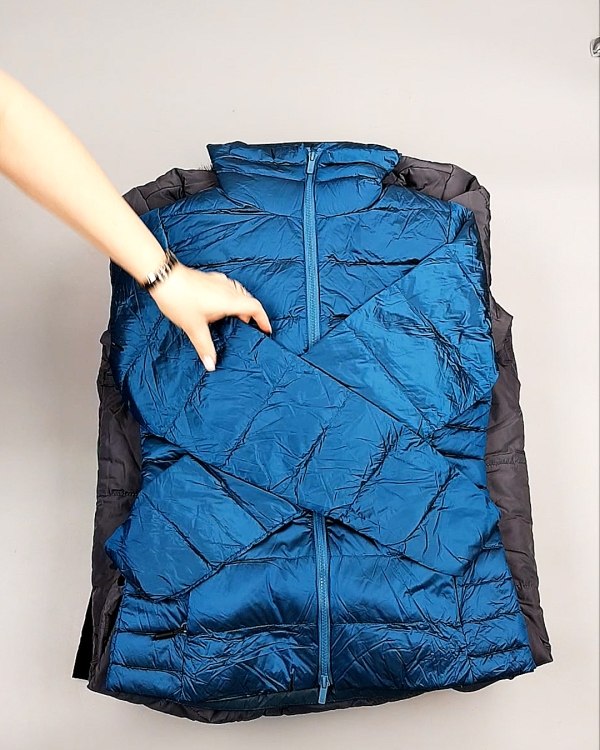 Фотография  976 - Верхняя одежда AMAZON жен 015#10 кг, ЛОТ №7712 оптом в Петрозаводске и Карелии