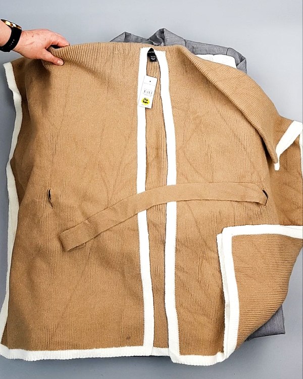 Фотография  286 - Кардиганы СТОК CAN 084#7 кг, ЛОТ №7673 оптом в Петрозаводске и Карелии