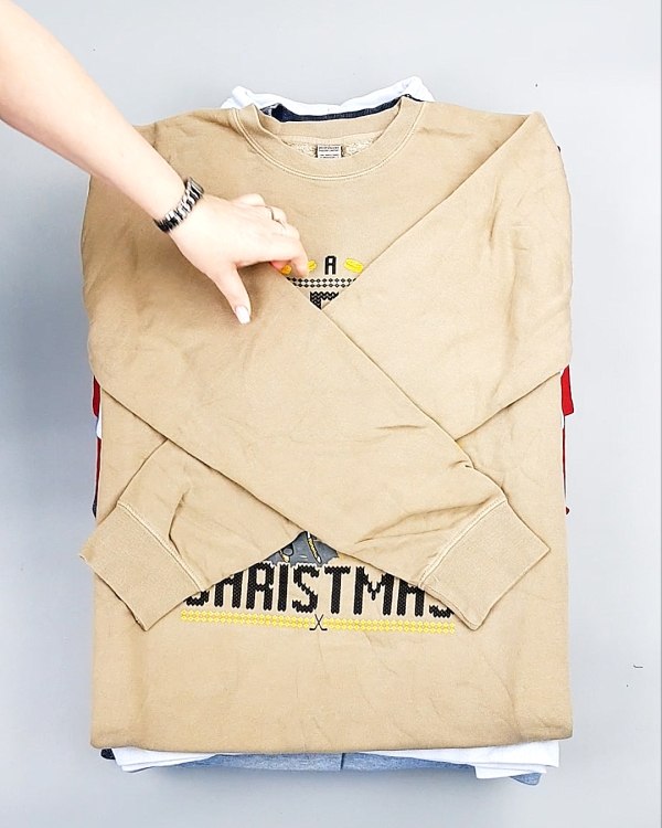 Фотография  568 - SWEATSHIRT CAN 084#10 кг, ЛОТ №7618 оптом в Петрозаводске и Карелии