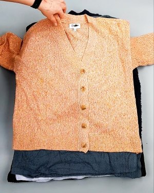 Фотография  830 - Джемпера СТОК CAN 084#7 кг, ЛОТ №7648 оптом в Петрозаводске и Карелии