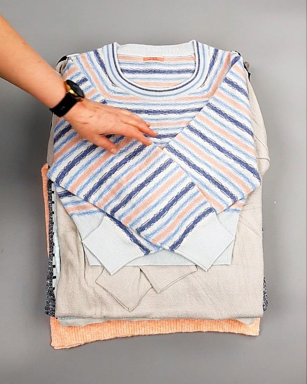 Фотография  955 - Джемпера легкие СТОК CAN 084#7 кг, ЛОТ №7635 оптом в Петрозаводске и Карелии