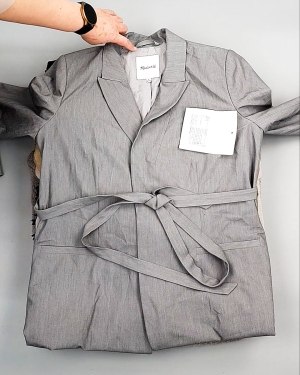 Фотография  993 - Кардиганы СТОК CAN 084#7 кг, ЛОТ №7673 оптом в Петрозаводске и Карелии