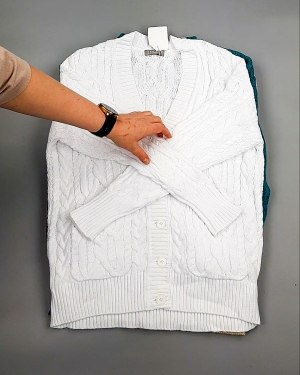 Фотография  145 - Джемпера СТОК CAN 084#7 кг, ЛОТ №7647 оптом в Петрозаводске и Карелии