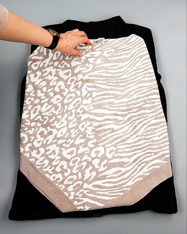 Фотография  368 - Джемпера СТОК CAN 084#7 кг, ЛОТ №7648 оптом в Петрозаводске и Карелии