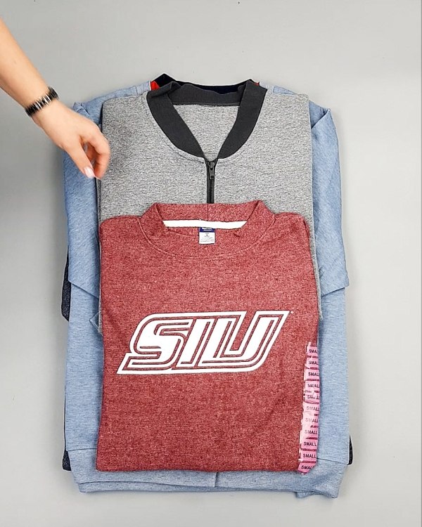 Фотография  238 - SWEATSHIRT CAN 084#10 кг, ЛОТ №7620 оптом в Петрозаводске и Карелии