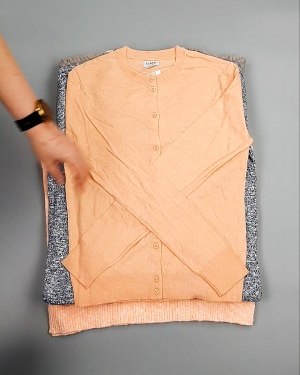 Фотография  899 - Джемпера легкие СТОК CAN 084#7 кг, ЛОТ №7635 оптом в Петрозаводске и Карелии