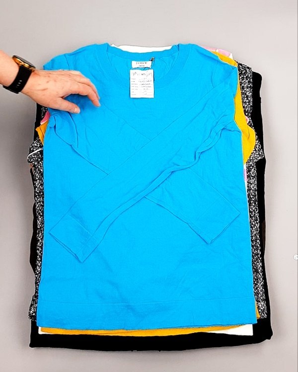 Фотография  356 - Джемпера легкие СТОК CAN 084#7 кг, ЛОТ №7632 оптом в Петрозаводске и Карелии