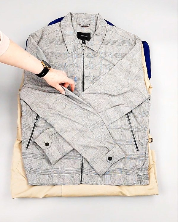 Фотография  795 - Ветровки м/ж C&A 025#10 кг, ЛОТ №7864 оптом в Петрозаводске и Карелии