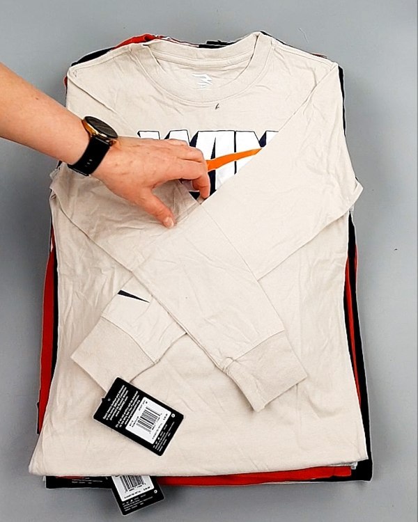 Фотография  376 - Тонковки детские NIKE CAN 084#5 кг, ЛОТ №7967 оптом в Петрозаводске и Карелии