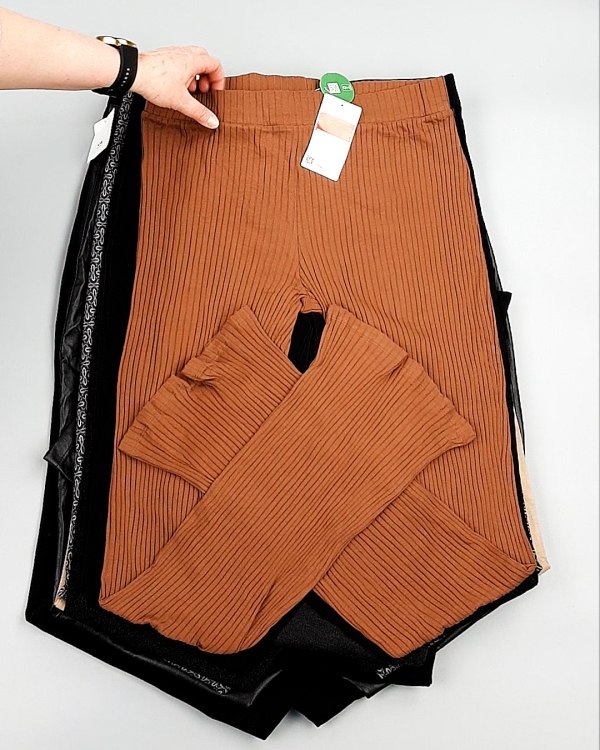 Фотография  880 - Брюки женские лето C&A 025#10 кг, ЛОТ №7894 оптом в Петрозаводске и Карелии