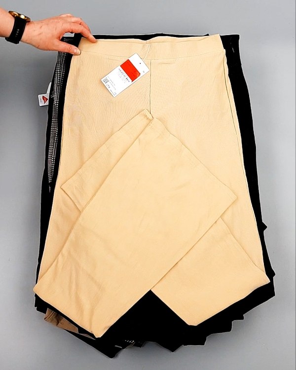 Фотография  952 - Брюки женские лето C&A 025#10 кг оптом в Петрозаводске и Карелии