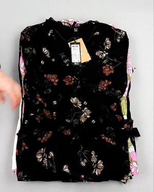 Фотография  288 - Блузки Bestseller 44#5 кг оптом в Петрозаводске и Карелии