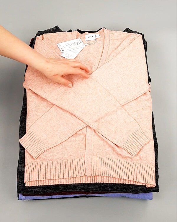 Фотография  521 - Джемпера легкие Bestseller+DK 035#7 кг, ЛОТ №8252 оптом в Петрозаводске и Карелии