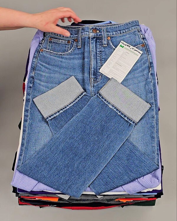 Фотография  306 - CANADA mix 084#50 кг, ЛОТ №8336 оптом в Петрозаводске и Карелии